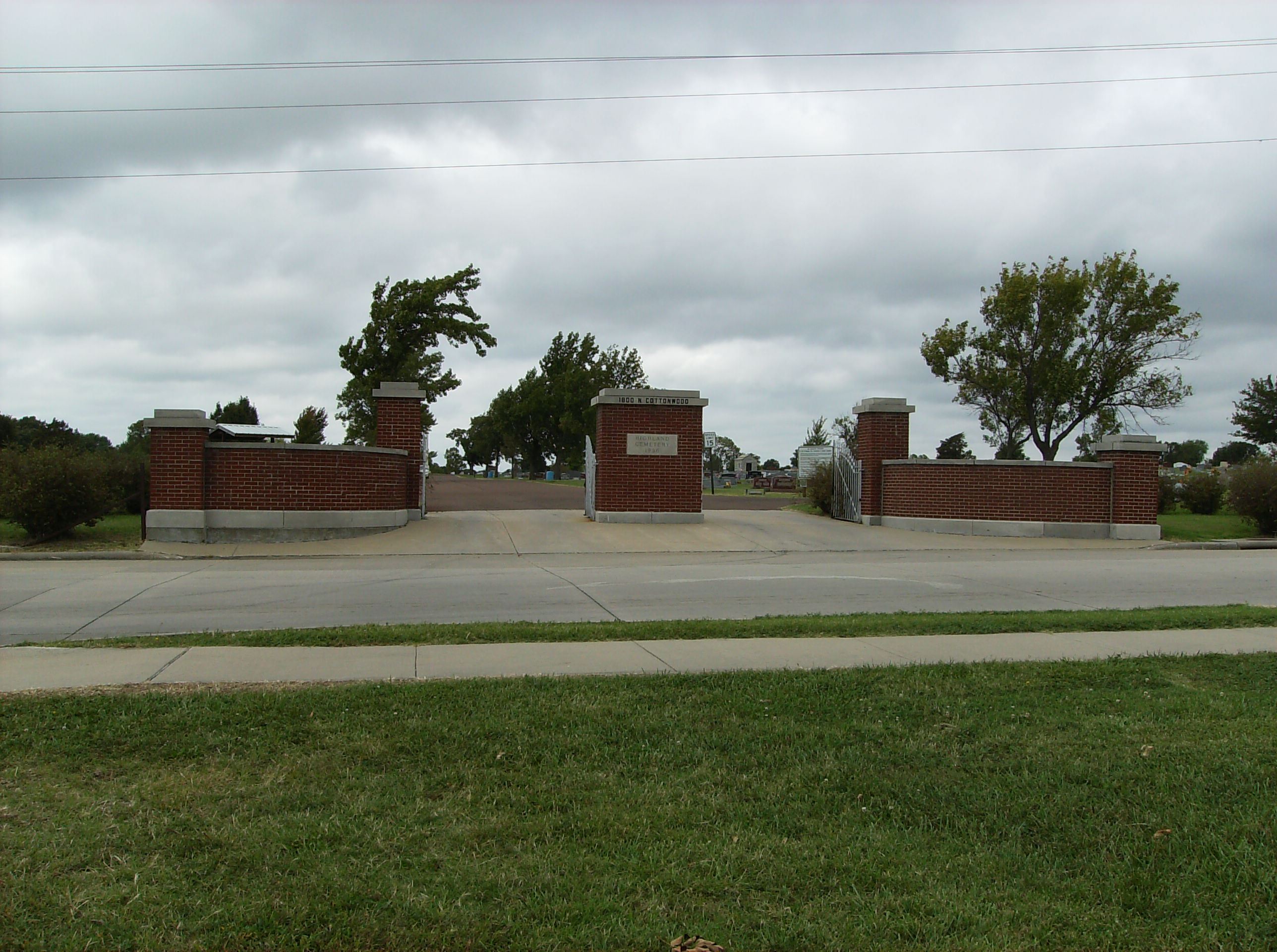 Highland Cemetery Image of entrance